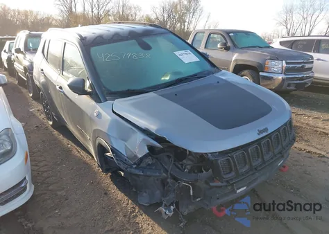 2019 Jeep Compass Trailhawk 4X4 z USA, uszkodzony, nr VIN 3C4NJDDB2KT721982